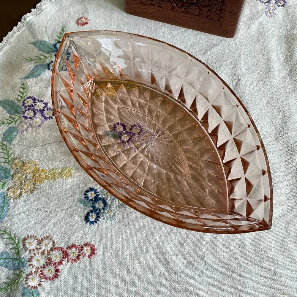 Antique Jeanette Glass Co. Windsor Diamond Pattern Pink Boat Shaped Bowl. 11.75